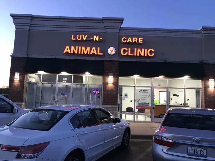 LuvNCare Animal Clinic, Illinois, Aurora